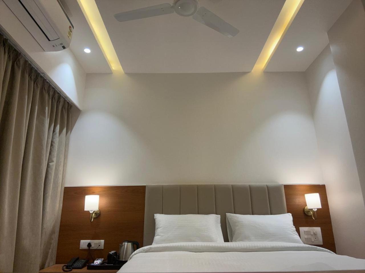Hotel Neem Heritage シルディ エクステリア 写真