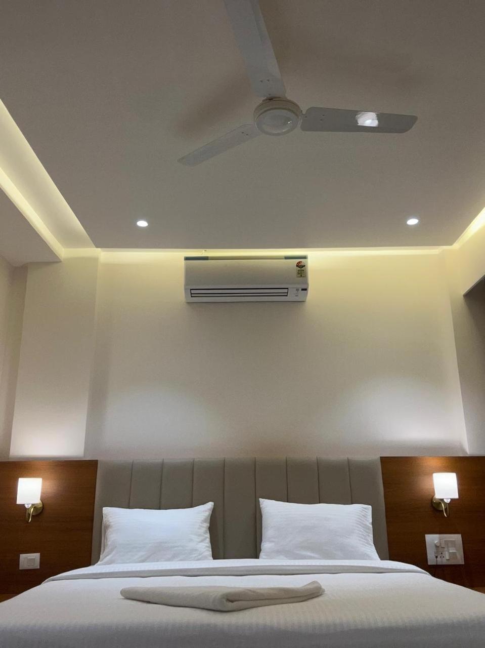 Hotel Neem Heritage シルディ エクステリア 写真